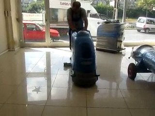 Cleanvac Sert Zemin Temizleme Makinası