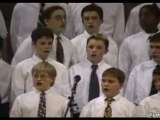 Ragazzino sviene durante il coro in chiesa