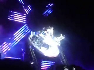 Travis Barker's solo drum