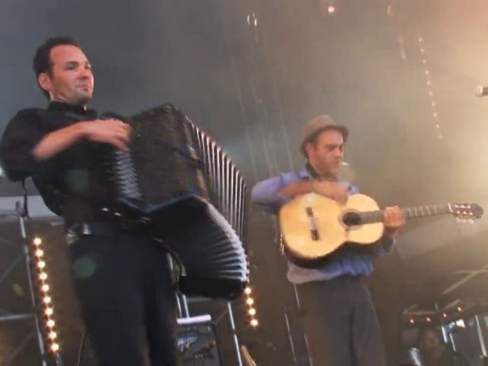 "LA RUE KETANOU" au Chien à Plumes 2010