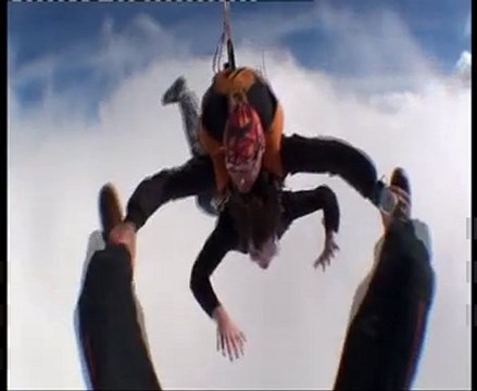 Saut en parachute tandem à 4000m (2010)