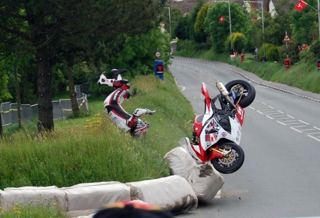Bad Sport : La Triche Organisée LE TOURIST TROPHY, LES JEUX DU CIRQUE ? ( MOTO JOURNAL ) - Vidéo