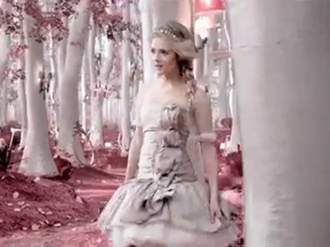 pub Nina L'Elixir de Nina Ricci 2010