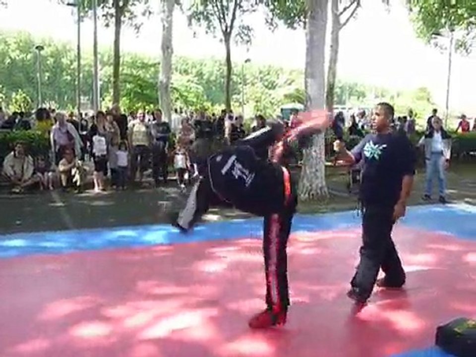 Chateau Sébastien Démonstration pour la journée du sport avec jean baptiste mvogo a Angers 2010
