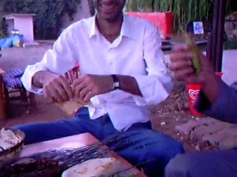 MAHSUN ÇAĞLAYAN-ŞEYHMUS DEMİR-FIRAT ARABOĞA ( KEBAP KEYFİ)