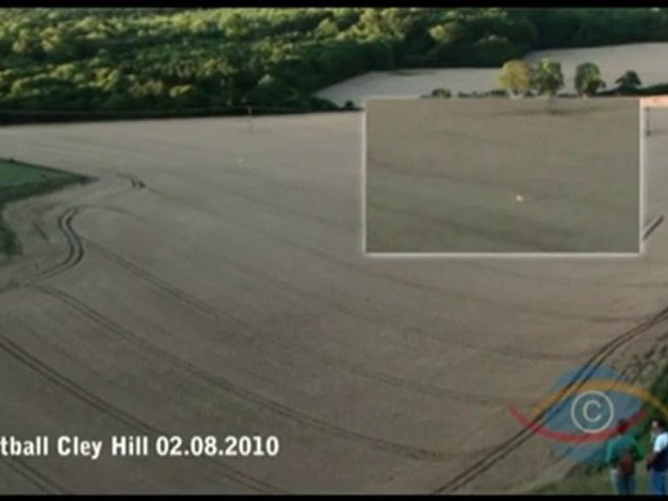 ufo.sphère.crop cercle.cley hill.uk.02.08.2010