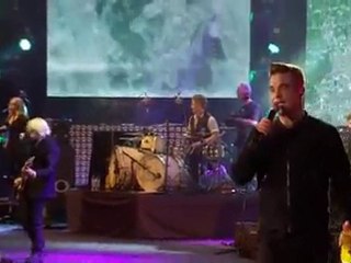 Robbie Williams - Feel live at help for heroes 12.09.2010