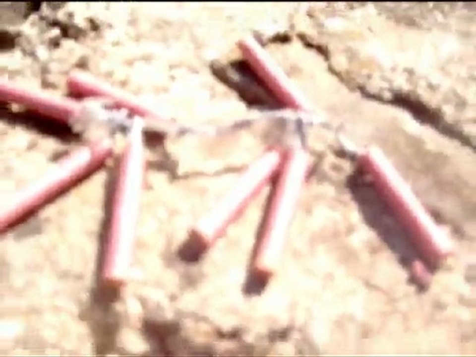 mitraillette a pétard traditionnelle!!!