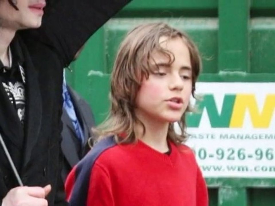 SNTV - Exklusiv: MJ´s Mutter verklagt AEG