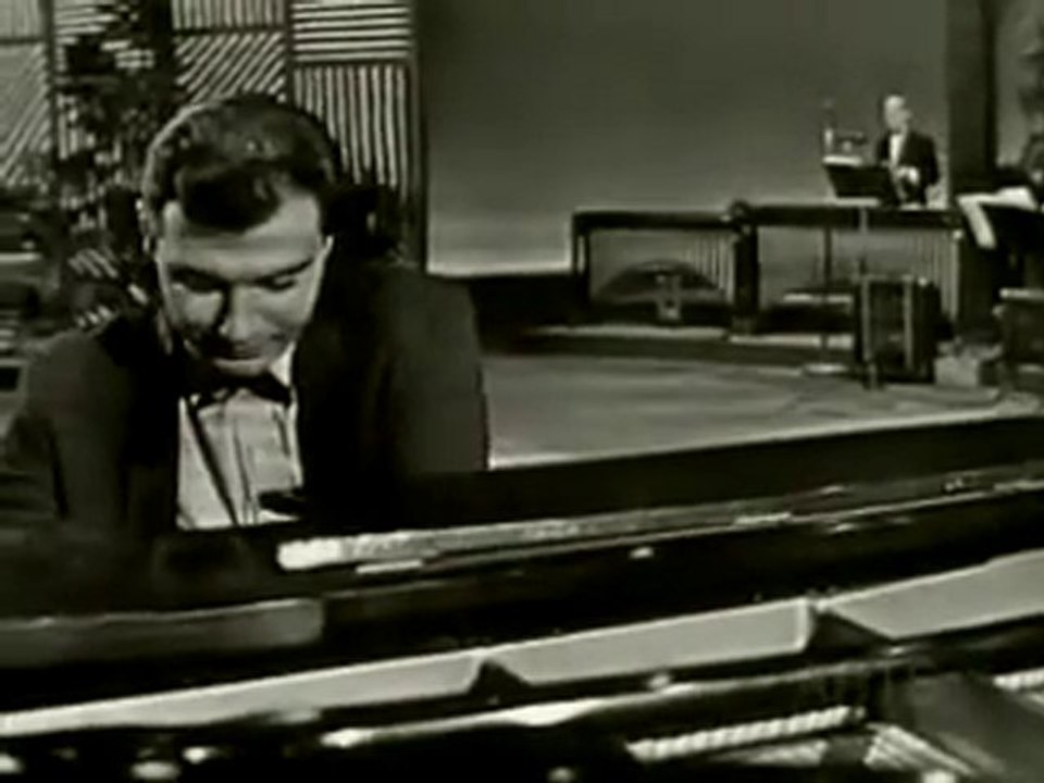 Xavier Cugat and Orchestra feat. Lalo Schifrin - Cumana