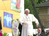 Pope prays with top Anglican on historic UK visit