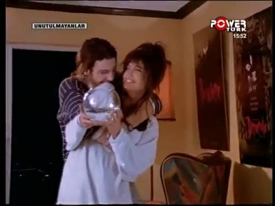 Ayşegül Aldinç - Beni Hatırla