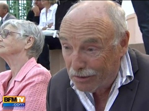 Georges Frêche inaugure cinq de ses statues