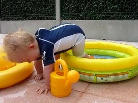 20100822 Romain et sa petite piscine Lacanau