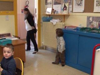 Un enfant de la lune à l'école comme les autres