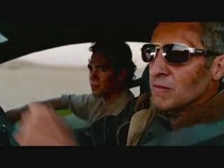 un uomo da solo, tradito dal paese che ama..'Simmons'