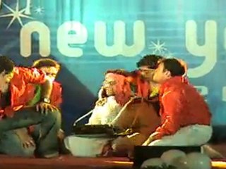 Pandu Performing on the dance Khaike Paan Bana raswala