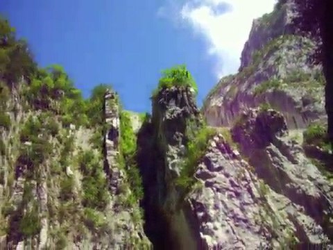 cliff jump : saut de 38 metre (126 ft) : 3 jours d'hosto