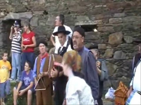 GRUPO ETNOGRÁFICO DA REGIÃO DA LOUSÃ - descamisada