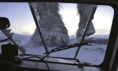 Troll Hunter - "Exclusive" Chasing Trolls [VO-HD]