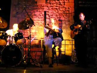 Finger Style Avenue à VALLON PONT D'ARC