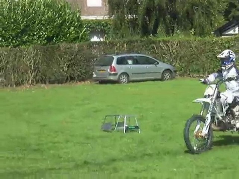 4ème FETE DE LA MOTO Sainte-Croix-sur-Buchy freestyle 2010