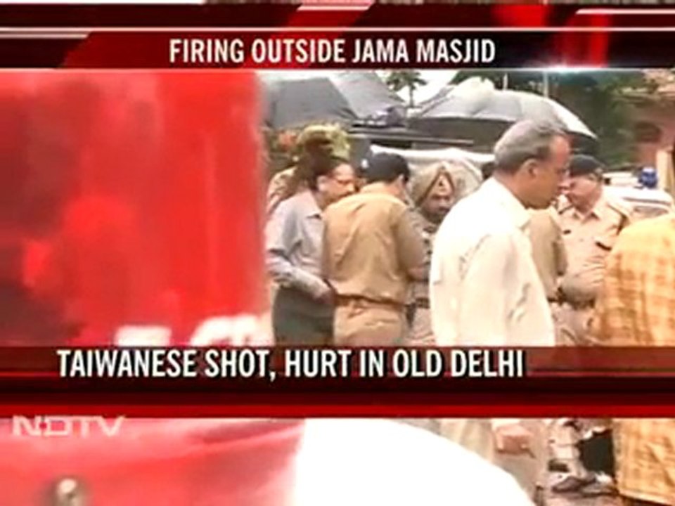 Firing outside Jama Masjid, 2 Taiwan tourists injured
