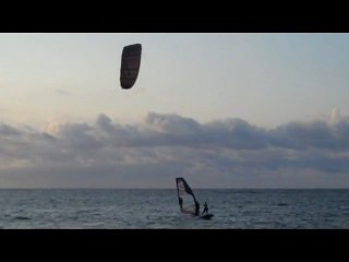 Windsurfers and kitesurfers can be friend !