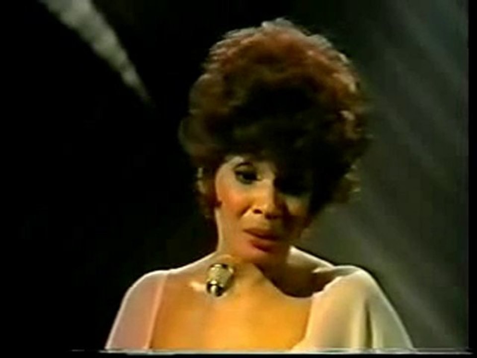 Shirley Bassey - YESTERDAY