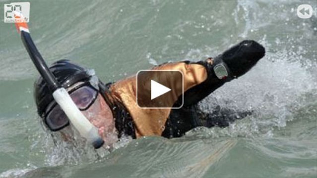 Sans bras ni jambes, il traverse la Manche à la nage