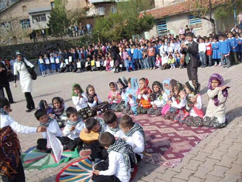 KORUALAN(GEZLEVİ) KASABASI ANASINIFI 23 NİSAN GÖSTERİSİ