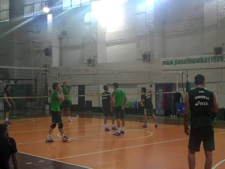 Ta Prasina Nea stin proponisi tou Volley Andron sti Leoforo