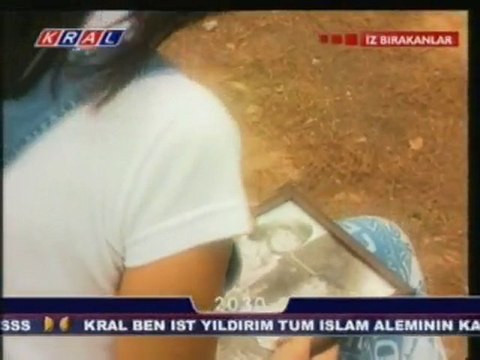 Yeşim Salkım - Deli Mavi (Akıllardan Çıkmayan Slowu)