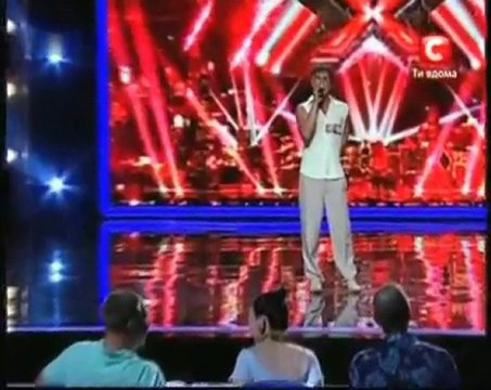 Un candidat à X-Factor Russie chante Whitney Houston