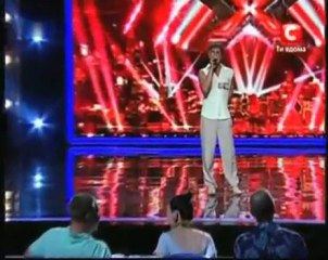 Un candidat à X-Factor Russie chante Whitney Houston