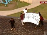 Asylum Seekers Hold Protest in Australia Refugee Centre