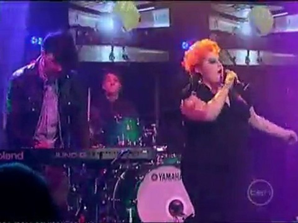 Gossip performs 'Love Long Distance