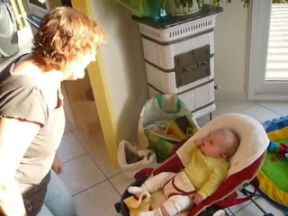 2010_09_09 zoe tire la langue