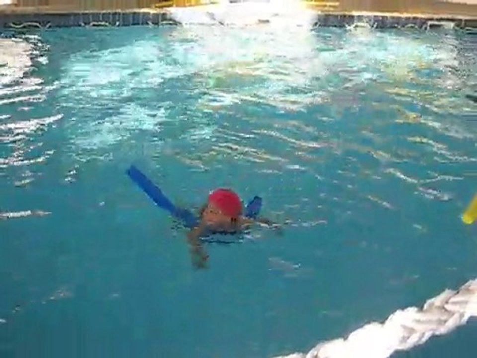 Théa à la piscine - n°2