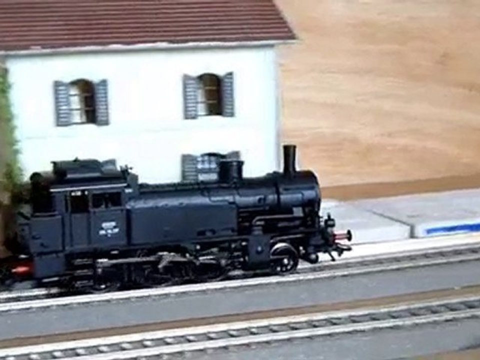 train miniature 1