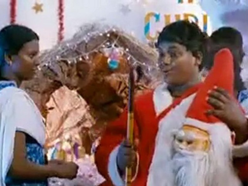 Aval appadi onrum azhakillai..._Angadi Theru