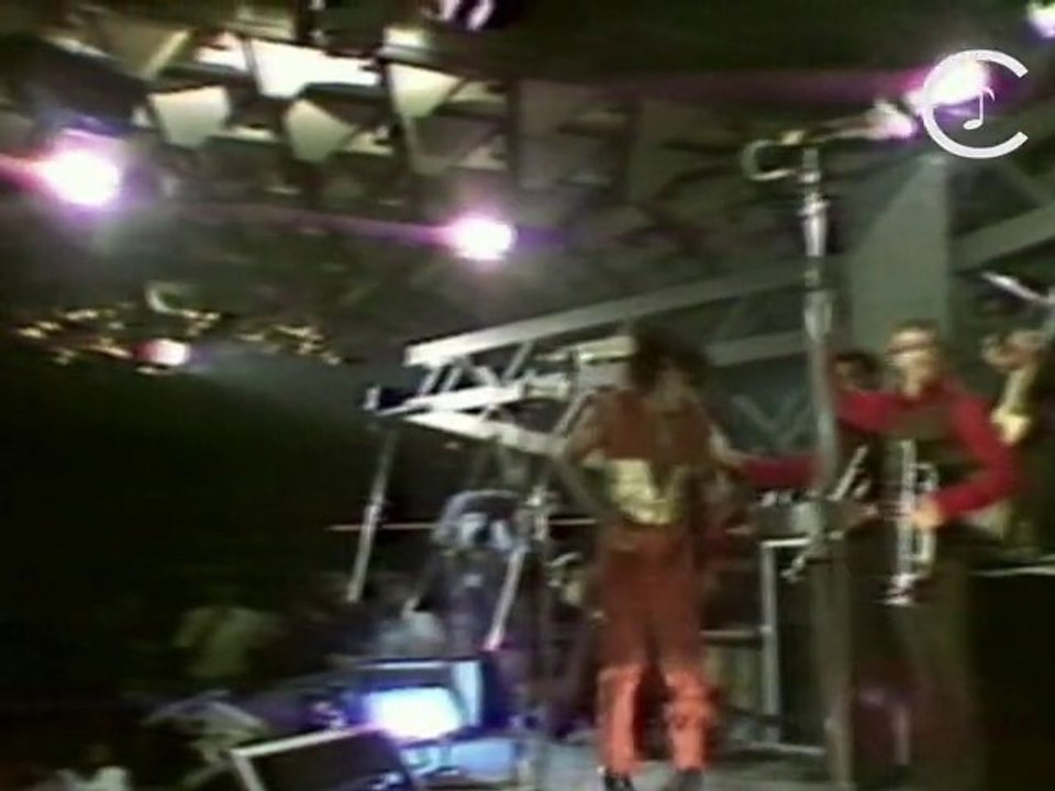 iConcerts - James Brown - Papa's Got A Brand New Bag (live)