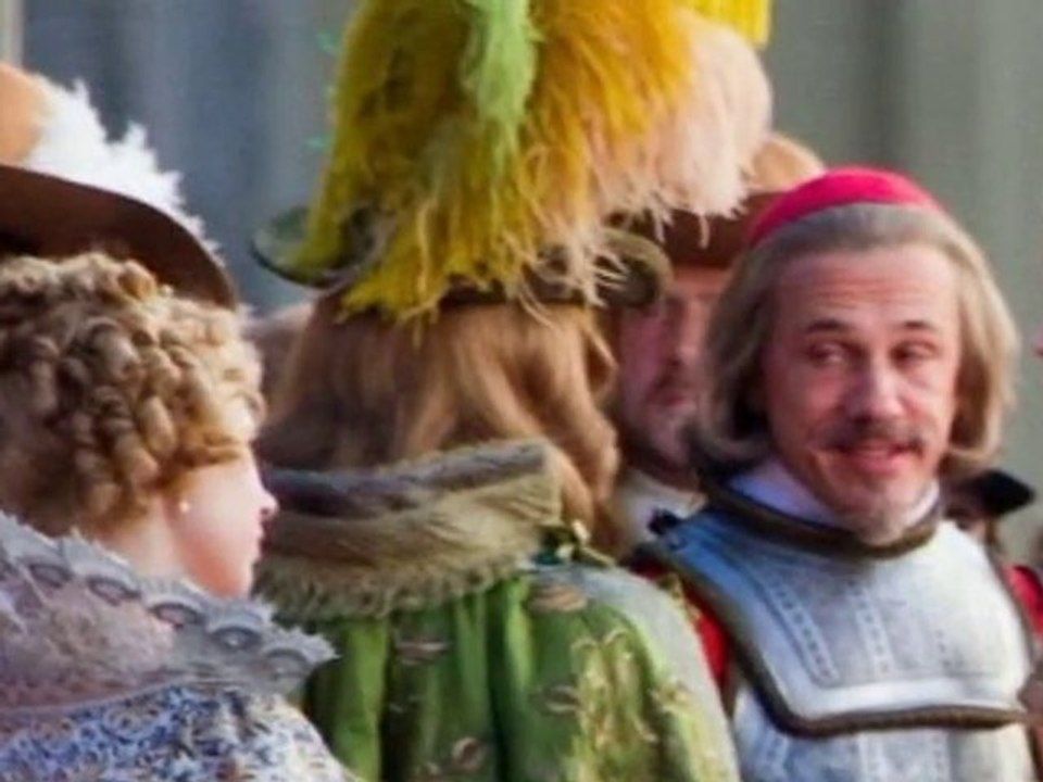 SNTV - Orlando Bloom on set in Germany