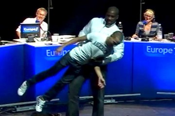 Teddy Riner met Steevy au tapis