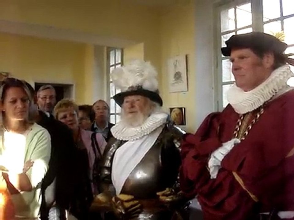 1  18 09 10  Ginette LEDUCQ accueille HENRI IV à Crécy-Couvé