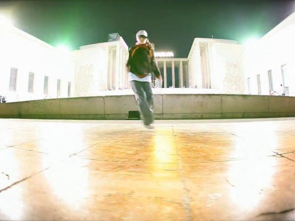 Bgirl Loose ILL Breakbot Baby I'm yours