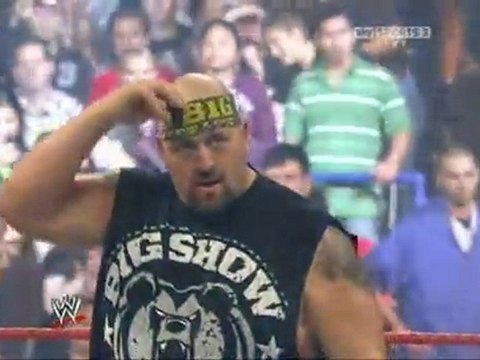 Грамадата отново нокаутира CM Punk