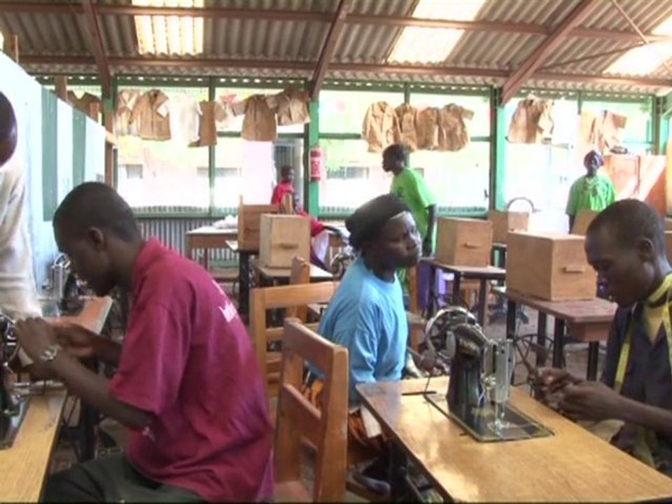 Kenya refugees face education 'time bomb'