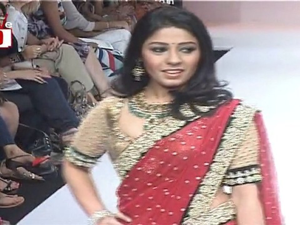 Hot Sunidhi Chauhan Turns Model!!!