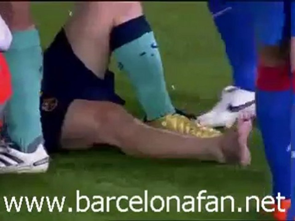 Ujfalusi Messiyi Sakatladı Video İzle - barcelonafan.net